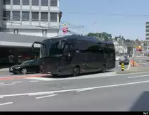 Reisecar  Isuzu AOS Visigo unterwegs in der Stadt Luzern am 18.06.2022