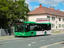 Graz. Am 08.07.2022 war Wagen 110 (Schwarzlsee Shuttle) der Graz Linien auf der Linie 34 vom Jakominiplatz in Richtung Thondorf unterwegs. Den Bus konnte ich am Vormittag in der Haltestelle Fliedergasse fotografieren.