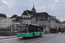 MAN Lions City der Margarethen Bus AG, auf der Linie 38, überquert die Mittlere Rheinbrücke. Die Aufnahme stammt vom 30.01.2022.