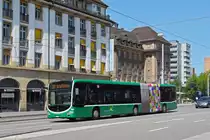 Mercedes Citaro 7001, auf der Linie 36, verlässt die Haltestelle beim badischen Bahnhof. Die Aufnahme stammt vom 23.05.2022.