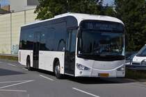 VS 6404, Irizar ie Bus ohne Werbung, Firma unbekannt,  hat soeben die Bushaltestelle am Bahnhof in Ettelbrück verlasen. 08.2022