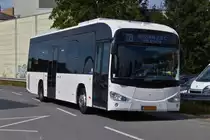 VS 6404, Irizar ie Bus ohne Werbung, Firma unbekannt,  hat soeben die Bushaltestelle am Bahnhof in Ettelbrück verlasen. 08.2022