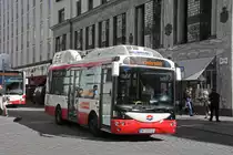 Rampini Elektrobus 8310, auf der Linie 2A fährt durch die Herrengasse. Die Aufnahme stammt vom 01.09.2022.