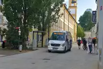 Mercedes-Benz Sprinter (FS-HL 641) als Linie 650 an der Haltestelle Freising, Untere Hauptstraße. Aufgenommen 22.8.2022.