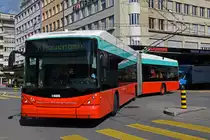 Hess Trolleybus 54, auf der Linie 1, fährt zur Haltestelle beim Bahnhof Biel. Die Aufnahme stammt vom 09.09.2022.