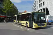 MAN Lions City 143, auf der Linie 1, fährt zur Haltestelle beim Bahnhof Thun. Die Aufnahme stammt vom 21.04.2022.