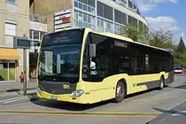 Mercedes Citaro 404 steht als Dienstfahrt auf einer Haltestelle beim Bahnhof Thun. Die Aufnahme stammt vom 21.04.2022.