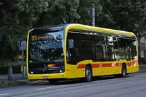 Mercedes eCitaro 1004 der BLT, auf der Linie 37, fährt zur Endstation am Aeschenplatz. Die Aufnahme stammt vom 29.06.2022.