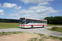 Bus Rheinland-Pfalz: Mercedes-Benz O 407 (BIR-WR 54) vom Omnibusbetrieb Westrich Reisen GmbH, aufgenommen im Juli 2022 in der Nhe von Schauren, einer Ortsgemeinde im Landkreis Birkenfeld.