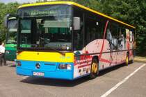 1015 der VLG mit einer Hochzeitzskutsche auf der Site