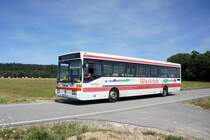 Bus Rheinland-Pfalz: Mercedes-Benz O 407 (BIR-WR 54) vom Omnibusbetrieb Westrich Reisen GmbH, aufgenommen im Juli 2022 in der Nähe von Schauren, einer Ortsgemeinde im Landkreis Birkenfeld.