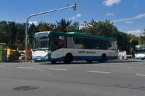 Iveco-Irisbus Crossway von Regionalverkehr Oberbayern (M-RV 9428) als Linie 372 in Wolfratshausen, Sauerlacher Straße. Aufgenommen 25.8.2022.