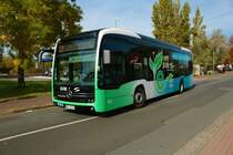 Stadtverkehr Maintal Mercedes Benz eCitaro am 04.10.22 in Maintal Ost 