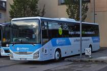 Iveco Crossway, steht am Rande des Busbahnhofs in Annecy abgestellt. 09.2022
