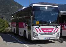 Iveco Crossway, wartet am Bahnhof von Bourg St.-Maurice auf den nchsten Einsatz. 09.2022