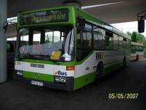 Ein vBus O405N steht unweit des Ludwigshafener HBF.