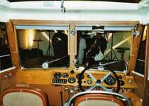 Innenansicht des Saurer/Hess von 1934 am 17. Januar 2009 an der Hochzeitsmesse in St. Gallen (dieses Fahrzeug geh�rte urspr�nglich PAH Burri in Teuffenthal; anschliessend noch bei PAH Wanzenried, Innereriz, bevor er nach einigen Besitzerwechseln jetzt bei Arnold in Steinach als toprestauriertes Fahrzeug im Einsatz steht!)