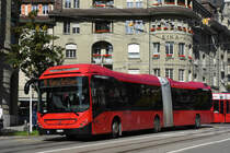 Volvo Hybridbus 890, auf der Linie 10, fährt am 04.10.2022 durch die Monbijoustrasse.