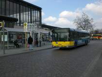MAN Niederflurbus 2. Generation auf der Linie 109 nach Fughafen Tegel am S+U Bahnhof Zoologischer Garten.
