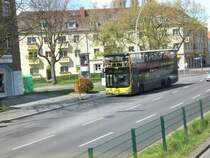 MAN Lion's City DD (Doppelstock) auf der Linie M21 nach S+U Bahnhof Jungfernheide an der Haltestelle Reinickendorf Von-der-Gablentz-Stra�e.