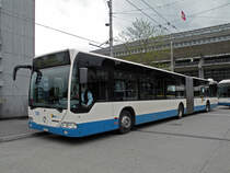 Mercedes Citaro 139, auf der Linie 18, wartet am 04.05.2010 an der Haltestelle beim Bahnhof Luzern.