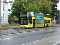 MAN Lion's City DD (Doppelstock) auf der Linie 316 nach S-Bahnhof Wannsee an der Haltestelle Berliner Vorstadt Glienicker Br�cke.