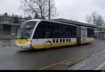 vb sh - IRIZAR ie tram Nr.20  SH 38020 unterwegs vor dem Bhf. Schaffhausen am 22.01.2023