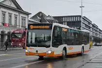 Mercedes Citaro 96, auf der Linie 10, fährt am 18.01.2023 zur Haltestelle beim Bahnhof Solothurn.