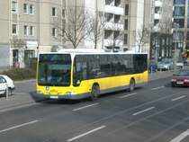 Mercedes-Benz O 530 II (Citaro Facelift) auf der Linie 347 nach Tiergarten Philharmonie an der Haltestelle Mitte Leipziger Stra�e/Wilhemstra�e.
