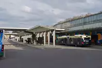 Der Busbahnhof am Bahnhof in Esch Alzette. 02.2023