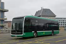 Mercedes eCitaro 8111 steht am 27.01.2023 auf dem Klybeck Areal.