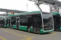 Mercedes eCitaro 8106 steht am 27.01.2023 auf dem Klybeck Areal.
