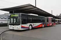 MAN Lions City 153, auf der Linie 4, wartet am 25.01.2023 an der Haltestelle beim Bahnhof Baden.