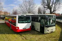 Graz. Das Schicksal der Postbusse mit den Betriebsnummern 13801 (MAN Lion's City, ex. Wien) und 13704 (Mercedes-Benz Integro Ü L) ist nun besiegelt: Am 03.03.2023 standen beide Fahrzeuge abgestellt in der Postbusgarage Graz-Hohenstaufengasse und warten entweder auf die Schrottpresse, oder einen neuen Besitzer.