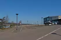 Die Bushaltestelle bei der höheren Schule in Wiltz. 03.2023