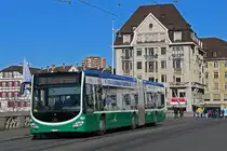Mercedes Citaro 7028, auf der Linie 38, überquert am 20.02.2023 die Mittlere Rheinbrücke.