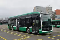 Mercedes eCitaro 8113 steht am 27.01.2023 auf dem Klybeck Areal.