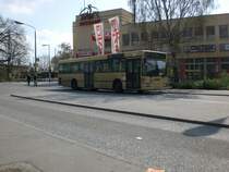 Mercedes-Benz O 405 (Hochflur-Stadtversion) auf der Linie 263 nach S-Bahnhof Eichwalde am S-Bahnhof Gr�nau.