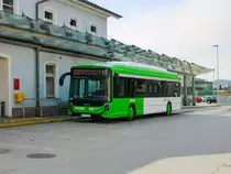 Gleisdorf. Bei der Firma Steiermarkbahn am Standort Weiz läuft aktuell der Testeinsatz eines Iveco E-Way 12m. Den Elektrobus konnte ich am 19.03.2023 als Linie 202 vor dem Gleisdorfer Bahnhof fotografieren.