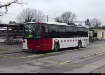 tpf - Volvo 8700  Nr.33 in Grenchen Süd als Bahnersatz für die Regionalzüge für die SBB zwischen Grenchen Süd und Biel am 11.03.2023