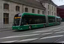 BVB - Hess E-Bus Nr.9107  BS 99807 vor dem SBB Bahnhof in Basel am 19.03.2023