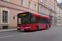 Solaris Urbino (SZ-238LA) als Linie B in Innsbruck, Sillgasse. Aufgenommen 19.3.2023.