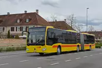 Mercedes Citaro 99 der BLT, auf der Tramersatzlinie 14, die wegen einer Grossbaustelle nicht mit Tramzügen fahren kann, fährt am 11.04.2023 zur Provisorischen Haltestelle Freidorf. 