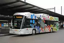 Hess Elektrobus, auf der Linie 5, wartet am 25.01.2023 an der Haltestelle beim Bahnhof Baden. 