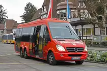 Mercedes Sprinter von Südbadenbus, auf der Linie 7312, wartet am 24.01.2023 beim Bahnhof Rheinfelden.