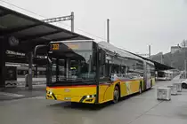 Solaris Bus der Post, auf der Linie 332, verlässt am 25.01.2023 die Haltestelle beim Bahnhof Baden.