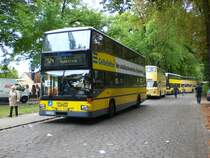 MAN-Doppeldecker auf der Linie 124 nach Bucholz-West Aubertstra�e an der Haltestelle Alt-Heiligensee.