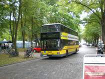 MAN-Doppeldecker auf der Linie 124 nach Bucholz-West Aubertstra�e an der Haltestelle Alt-Heiligensee.