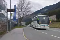 Mercedes-Benz Tourismo von Rietzler (LA-RR35) als Schienenersatzverkehr Ötztal - Landeck in Ötztal-Bahnhof, Bundesstraße. Aufgenommen 17.4.2023.