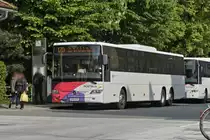 Mercedes-Benz Integro von Postbus (BD-14737) als Linie 170 am Bhf. Hallein. Aufgenommen 19.5.2023.